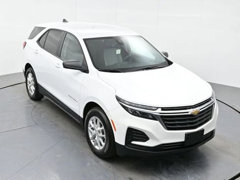 Used 2023 Chevrolet Equinox LS w/ LS Convenience Package image 32