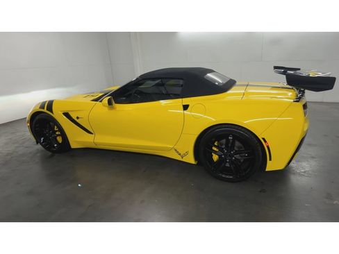 Used 2017 Chevrolet Corvette Stingray Convertible RWD image 6