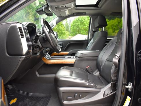 Used 2018 Chevrolet Silverado 1500 LTZ w/ Sport Package image 10