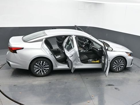 Used 2024 Nissan Altima 2.5 SV image 60