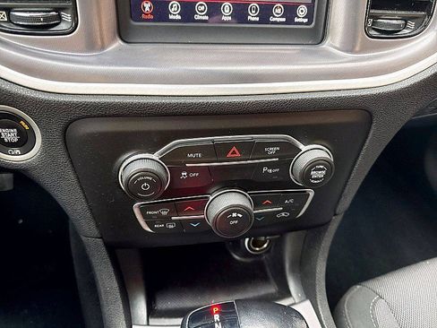 Used 2020 Dodge Charger SXT w/ Blacktop Package image 15