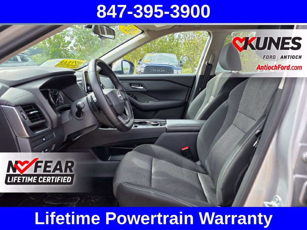 Used 2025 Nissan Rogue SV AWD/4WD image 18