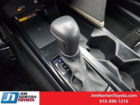 Used 2025 Toyota Camry SE image 21