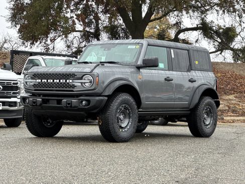 New 2025 Ford Bronco Badlands w/ Sasquatch Package image 7