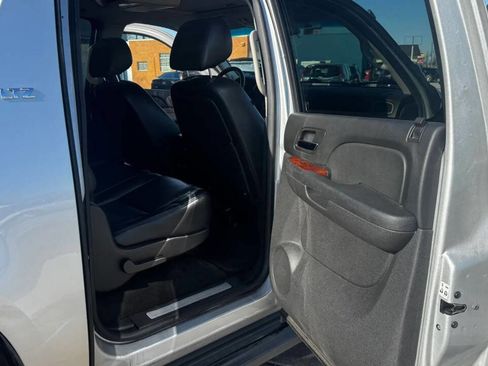 Used 2014 Chevrolet Suburban LTZ image 26