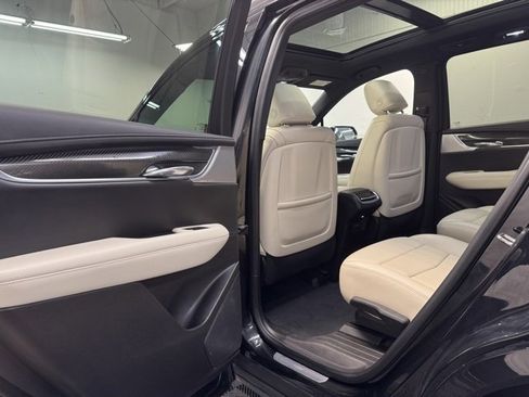 Used 2023 Cadillac XT6 Sport image 28