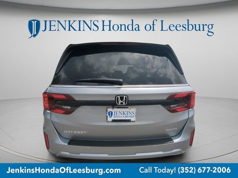 New 2026 Honda Odyssey Touring image 4