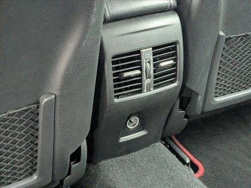 Used 2018 INFINITI QX30 image 17