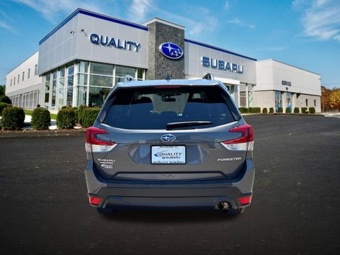 Used 2023 Subaru Forester Premium AWD/4WD image 3