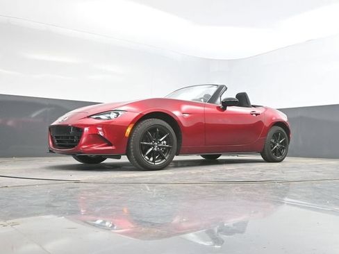 Used 2025 MAZDA MX-5 Miata Sport RWD image 44