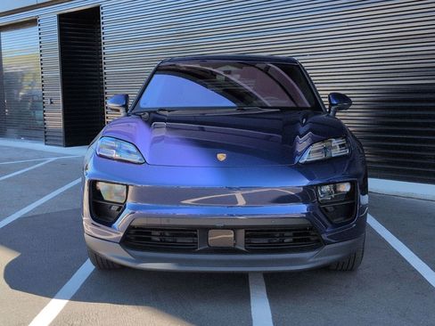 Certified 2025 Porsche Macan 4S Electric image 6