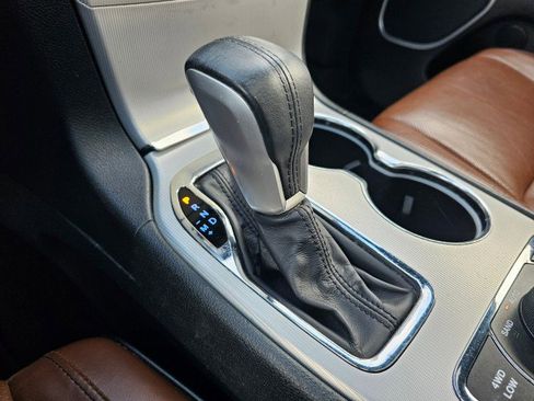 Used 2018 Jeep Grand Cherokee Summit AWD/4WD image 32