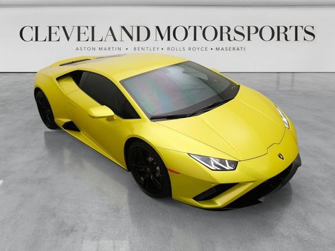 Used 2020 Lamborghini Huracan EVO RWD image 3