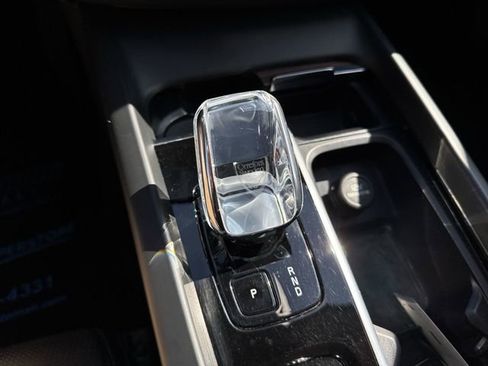 Used 2024 Volvo XC60 B5 Ultimate w/ Protection Package Premier AWD/4WD image 15