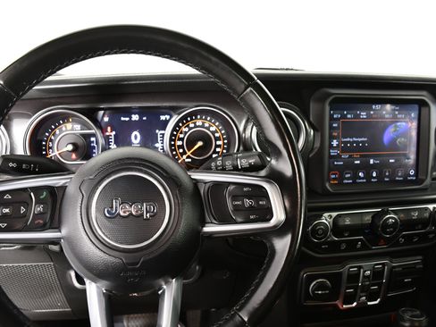 Used 2020 Jeep Wrangler Unlimited Sahara AWD/4WD image 17