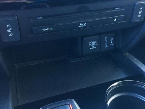 Used 2017 Honda Pilot Touring image 31