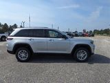 New 2023 Jeep Grand Cherokee Laredo X image 5