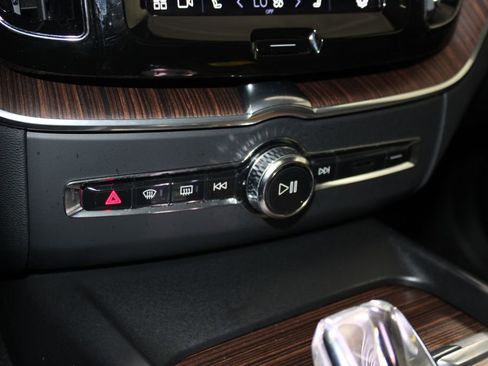 Used 2023 Volvo XC60 B6 Ultimate image 43