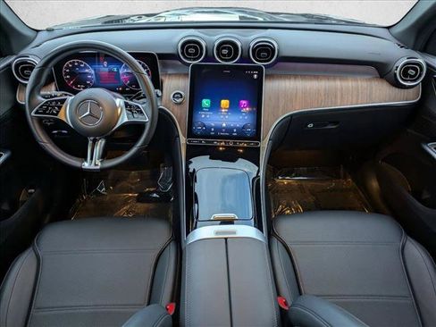 Certified 2025 Mercedes-Benz GLC 300 image 17