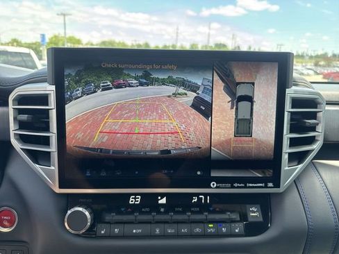 Used 2024 Toyota Tundra Platinum w/ TRD Off-Road Package AWD/4WD image 19