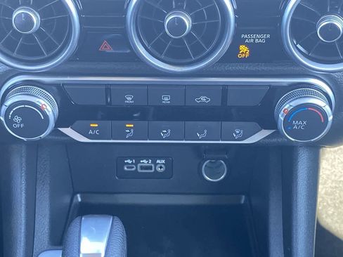 Used 2023 Nissan Sentra SV FWD image 18
