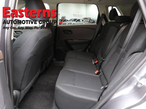 Used 2023 Nissan Rogue S AWD/4WD image 21