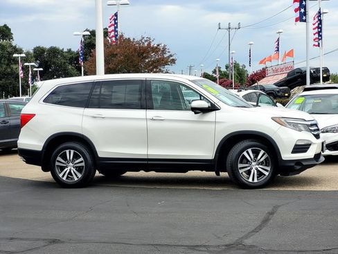Used 2017 Honda Pilot EX image 3