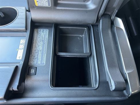 Used 2023 Lexus LX 600 4WD w/ Luxury Package image 34