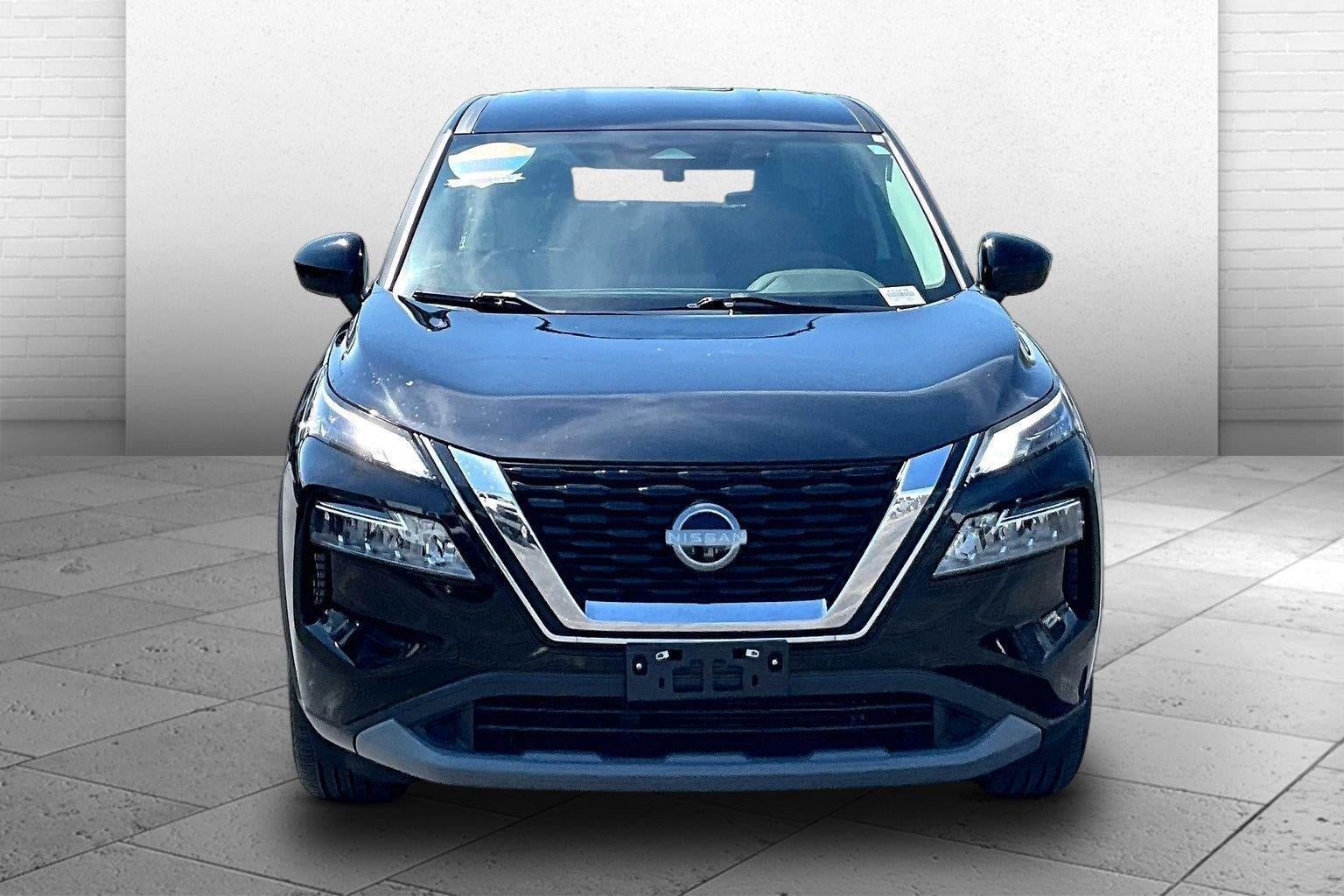 Used 2023 Nissan Rogue SV AWD/4WD image 2