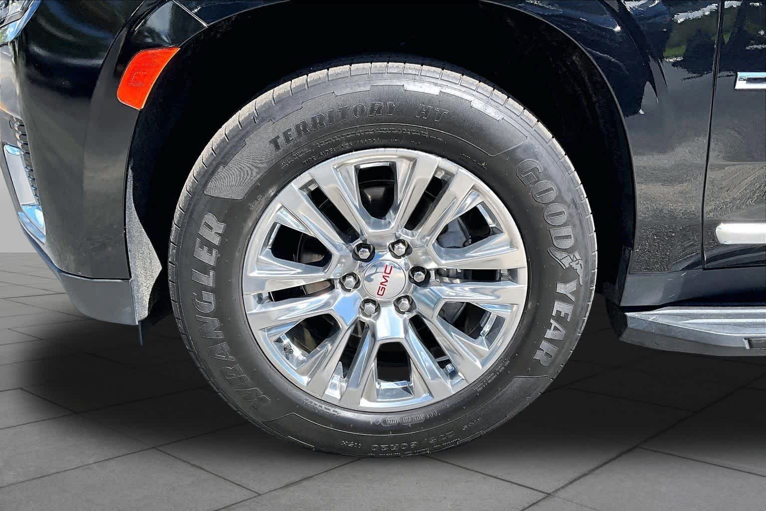Used 2022 GMC Yukon Denali AWD/4WD image 17