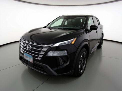 Used 2025 Nissan Rogue SV FWD image 3