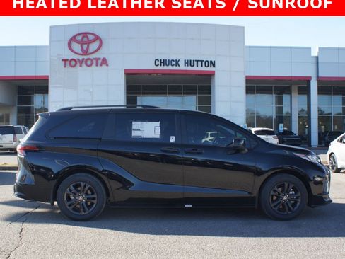 Used 2026 Toyota Sienna XSE image 1