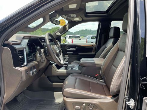 Used 2025 GMC Sierra 1500 Denali w/ Denali Reserve Package AWD/4WD image 4