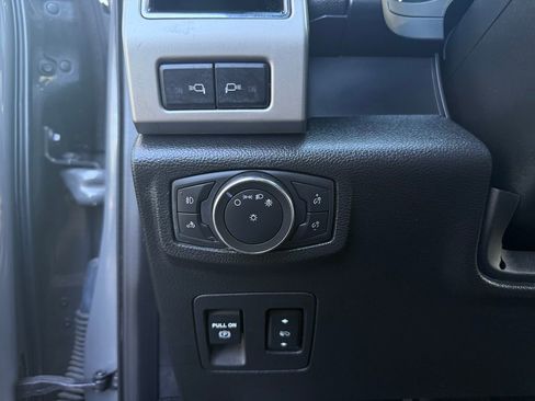 Used 2020 Ford F150 Lariat w/ Equipment Group 502A Luxury AWD/4WD image 32