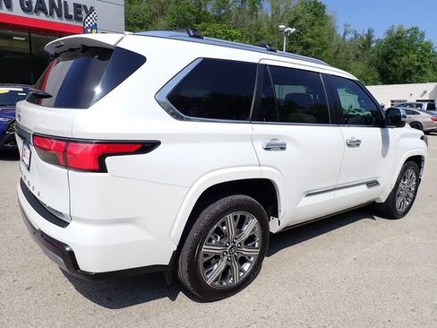 Certified 2025 Toyota Sequoia Capstone AWD/4WD image 4
