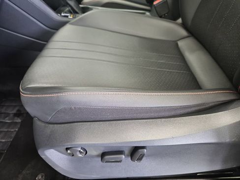 Used 2024 Volkswagen Tiguan Wolfsburg Edition image 29