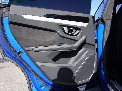 Used 2022 Lamborghini Urus image 30