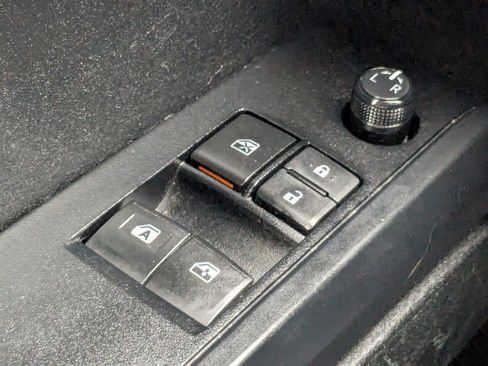 Used 2022 Toyota Tacoma TRD Sport image 22