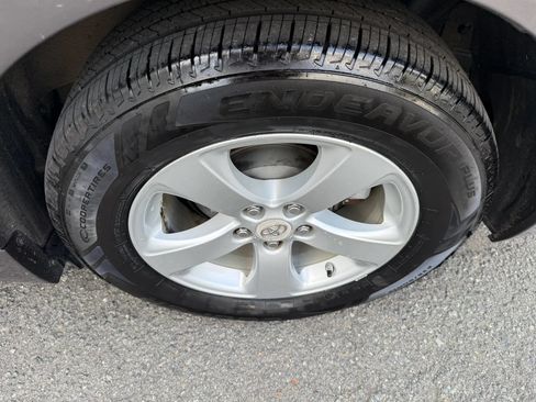 Used 2012 Toyota Sienna LE FWD image 37