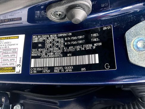 Certified 2022 Toyota 4Runner TRD Off-Road Premium image 31