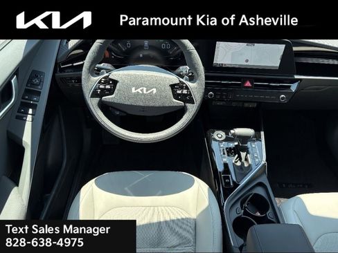 New 2025 Kia Niro EX image 24