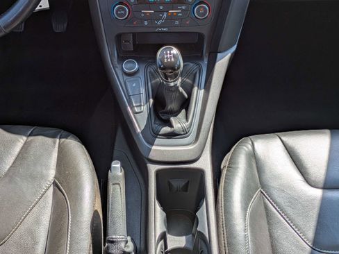 Used 2017 Ford Focus SE image 18