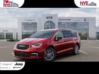 New 2026 Chrysler Pacifica Select AWD/4WD 360° Tour