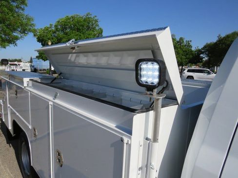 New 2022 RAM 3500 Tradesman image 32