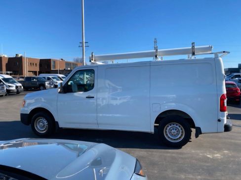 Used 2018 Nissan NV 2500 S image 8