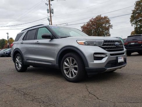 Used 2020 Ford Explorer XLT w/ Equipment Group 202A image 10