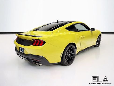 Used 2025 Ford Mustang Coupe RWD image 8