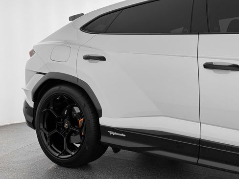 Used 2024 Lamborghini Urus Performante image 43