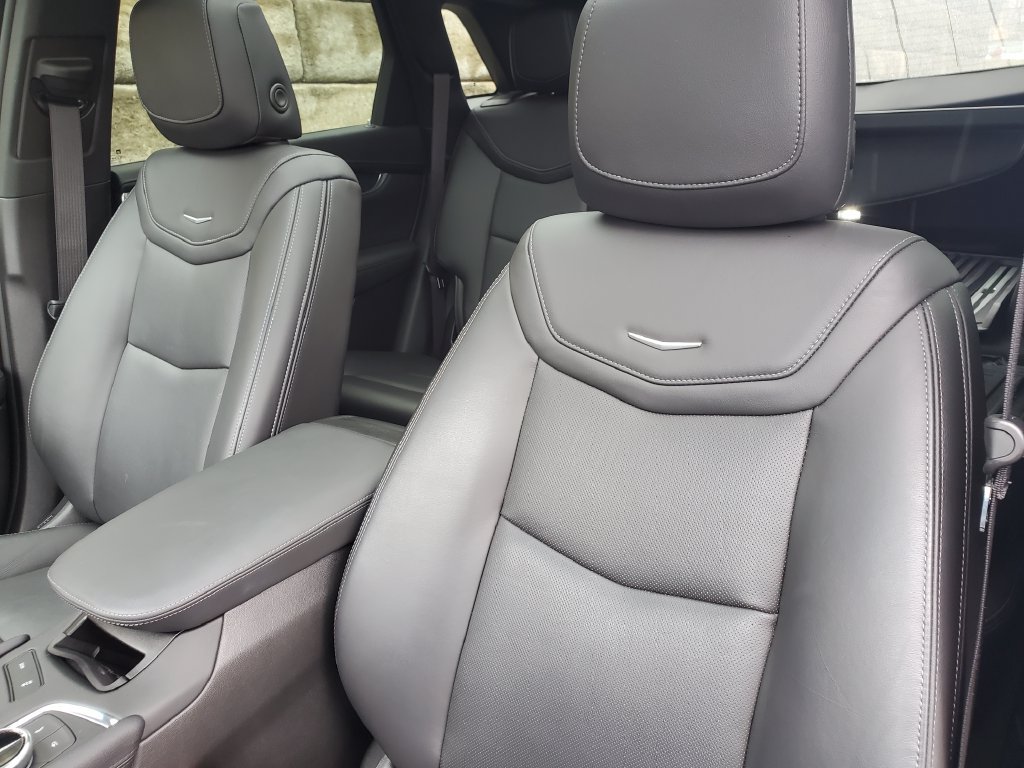 Certified 2023 Cadillac XT5 Premium Luxury w/ LPO, Floor Liner Package AWD/4WD image 37