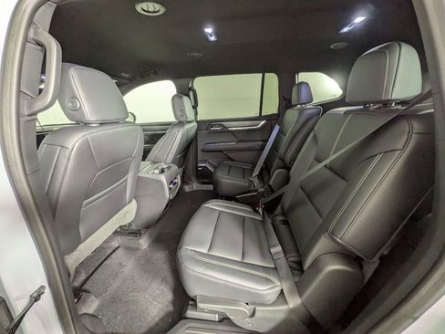 New 2026 GMC Acadia Elevation image 32